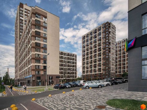 2 кім. ЖК Варшавський-2, вул. Олександра Олеся 4-А. Киев