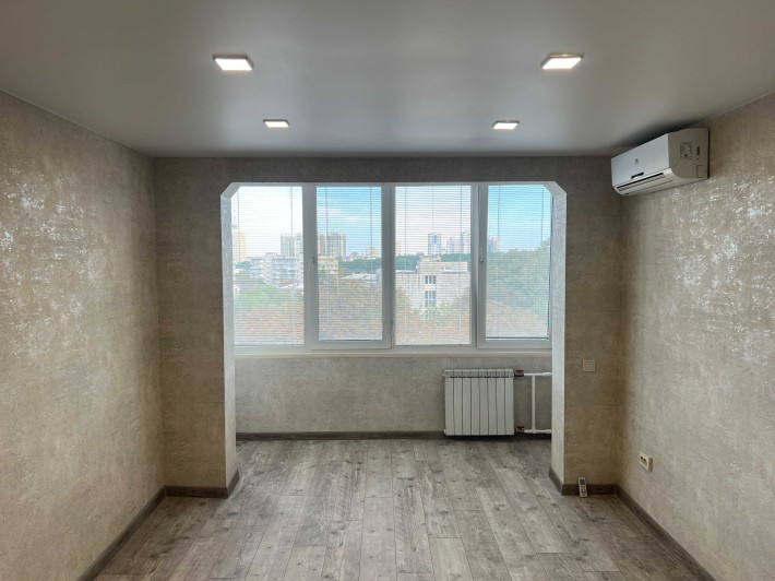 Продам 2-кімнатну, новий євроремонт,Бринжали(Тешебаєва) 1, метро Нивки - фото 1