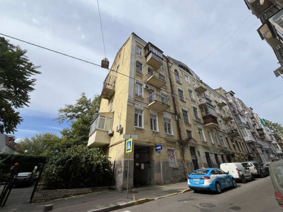 1кім. Ремонт. Чеховський провулок 9.Золоті Ворота. Київ