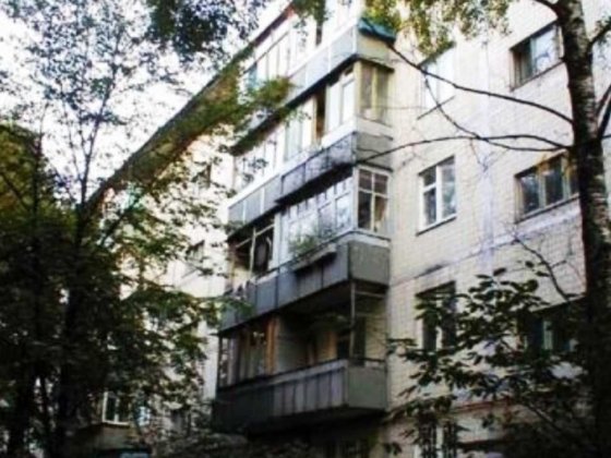 Продам 2-у квартиру,під ремонт,Борщагівка,вул.Зодчих,ринок Дніпро Киев