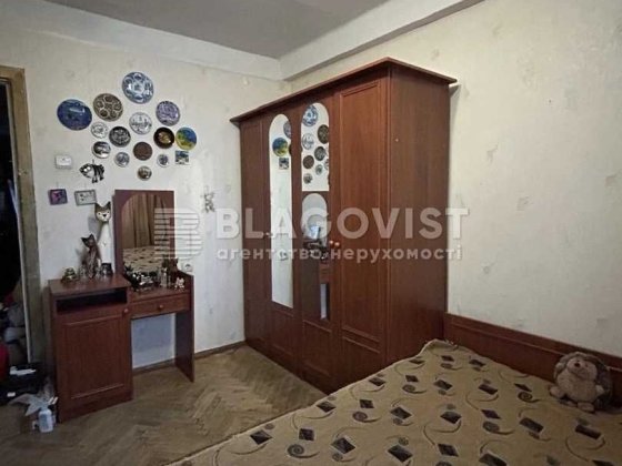 Липківського, метро Вокзальна, 3 кім, 65кв.м, 67000у.е Киев