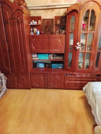 Продам 2 кімнатну( роздільні ходи)   Курбаса 9 45\26\7 пов 9\9п - фото 1