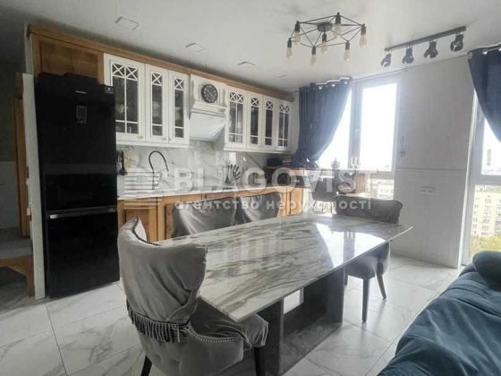 Продаж 3-х кімн Богданівська 7В, ЖК Малахіт Киев