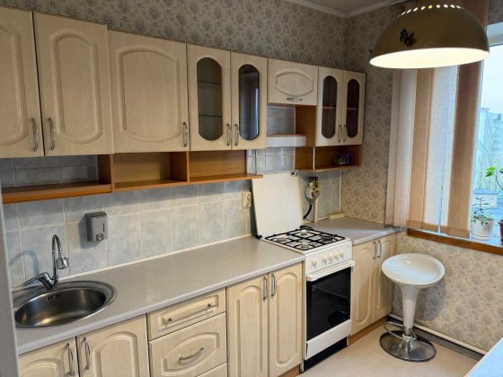 Продам 2-кімн. Доброхотова АкадемІка вул. 30, 50 м.кв Київ