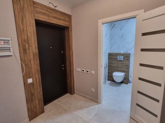 Продам 1-кім Варшавський квартал 40м2  Ремонт Киев