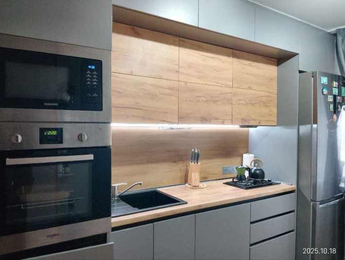 В.Кікабідзе №15, квартира з ремонтом,меблями, технікою.-85500 дол. - фото 1