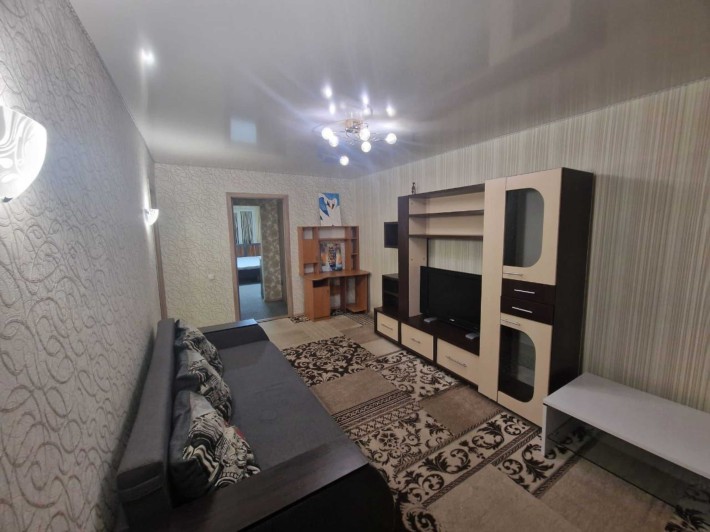 Продаж ЗАТИШНОЇ двокімнатної квартири по вул. Миколи Василенка - фото 1