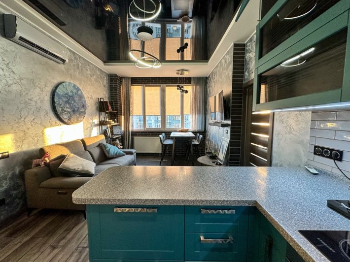 Продажа видовой 3к квартиры (77.4м2) в ЖК Изумрудный, Шаповала, Мокрая - фото 1