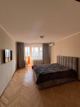 Продам гарну 1-к.,Шевченківський р-н, вул.Бульварно-Кудрявська 41 - фото 1