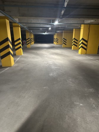 Парко місця без посерендиків та без комісіі Федора Ернста 16-г - фото 1