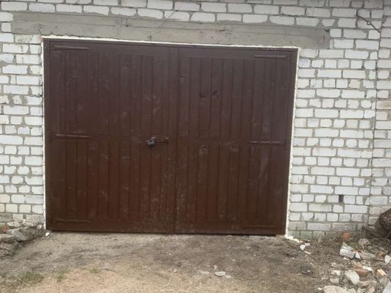 Гараж з білої цегли Камень-Каширский