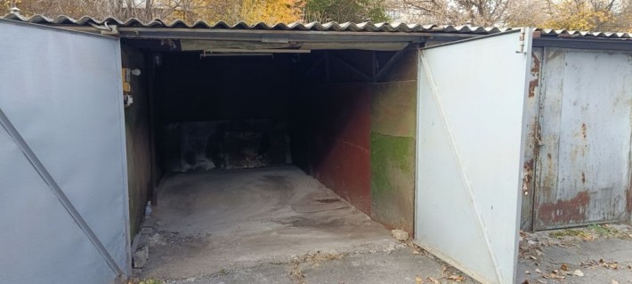 Продам гараж Кооперативний #1 вул.Івана Дзюби (сімʼї Сосніних) - фото 1