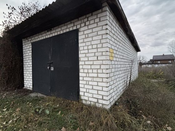 Продам гараж цегляний в центрі міста Дубровиця