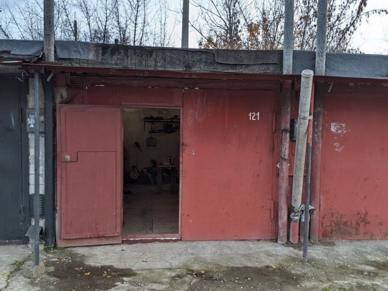 Срочно капитальный гараж на бабурке Новослобідка