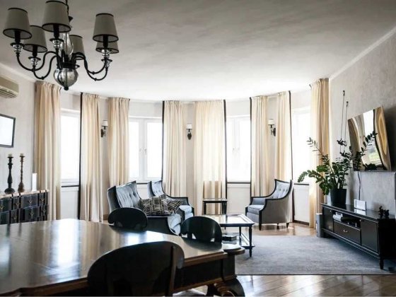 Продаж  4х.кв Туровська 31. Ціна 300 000 $ Київ