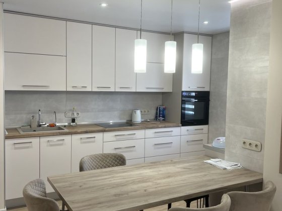 Продаж євро3к квартири вул. Іллєнка, 2 хв до м.Лукʼянівська Київ