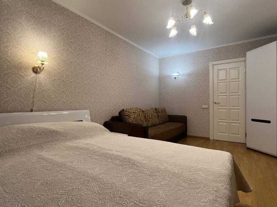 Продам однокімнатну квартиру Смілянська 15 Севастопольська пл. Киев