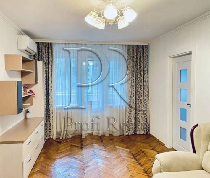 Продаж 2 кімн. квартири за адресою Любомира Гузара 8/Відрадний - фото 1