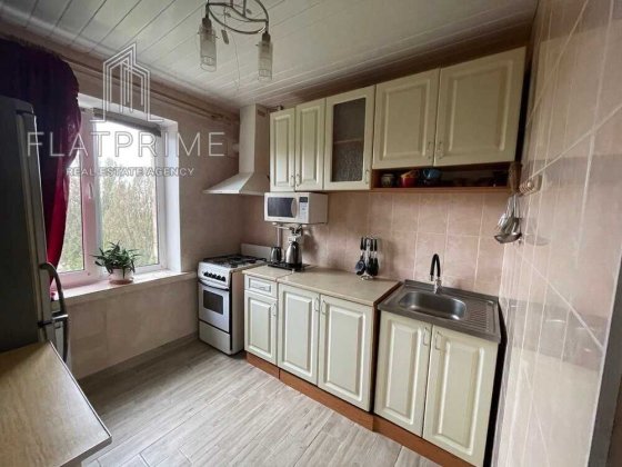 Продам 1-кімнатну квартиру, вул. Симиренка, 7а Киев