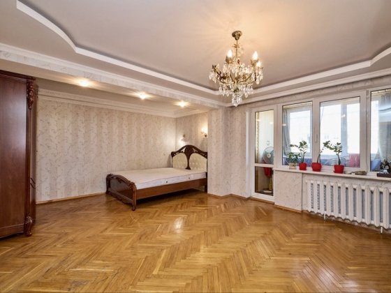 Продається велика 1-кім  кв. в центрі міста вул. Скоропатського Киев