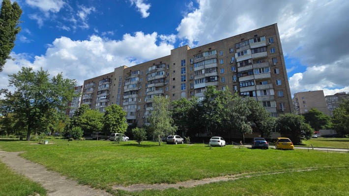 Симиренка 7а, з ремонтом. Без комісії. - фото 1