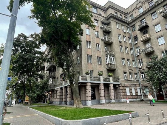 продаеться квартира в історичному центрі Киева по вулиці Пирогова 2 Киев