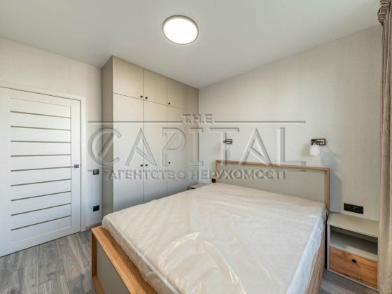 Продам квартиру / 41м2, 13/25пов / ЖК Варшавський Плюс, Ретровіль Київ