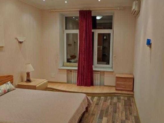 Продаж 2к квартири Володимирська 83 Центр Сталінка Київ