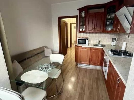 Однокімнатна квартира за адресою Вахтанга Кікабідзе, 4. Є комора.