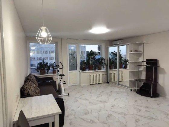 Квартира з газом в цегляному будинку в Подільському районі