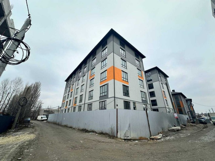 У готовому будинку студію у Голосіївському районі З ДОКУМЕНТАМИ - фото 1