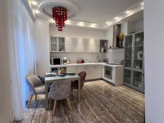 Продам 123 кв.м з дизайнерським ремонтом у ЖК Пори Року.Кудряшова 16 Київ