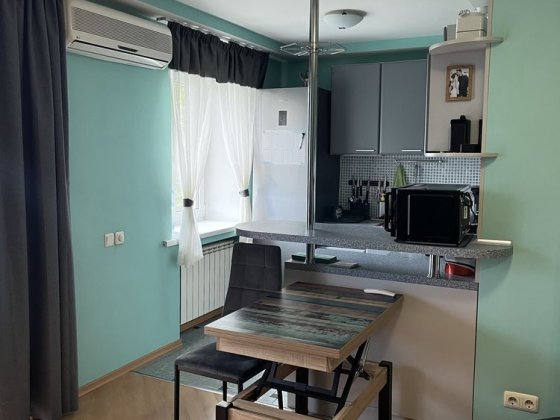 Продаж 3-к квартири з хорошим ремонтом, М. Дорогожичі пішки Київ