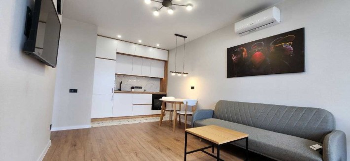 Продам 1к простору квартиру в ЖК Варшавський дизайнерський ремонт - фото 1