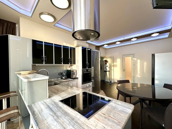 Без% Продаж 2к квартири на Кудряшова 20 Времена года - фото 1