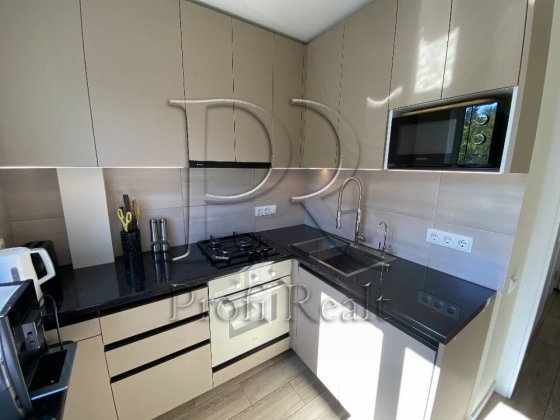 Продаж 2кварт. Олега Мудрака 41/Наумова/Булаховського/Академмістечко Київ