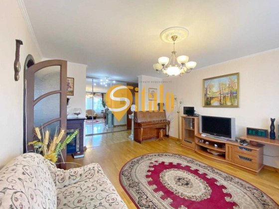 БЕЗ КОМІСІЇ Пр-т Леся Курбаса  Роздільні кімнати, двостороння Киев