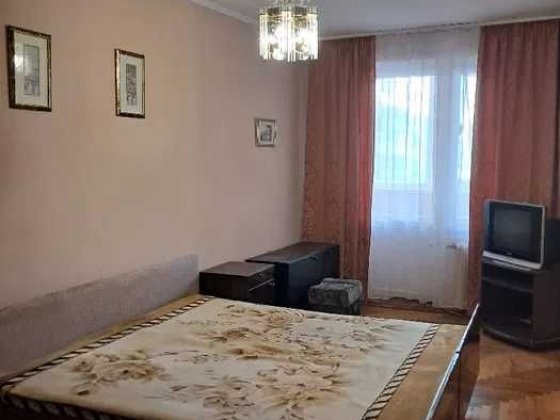 Продаж 3 кімнатної квартири Святошинський район