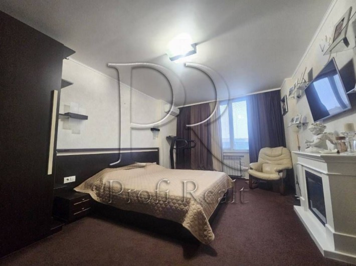 Продаж 2 к.кв /Дмитрівська /Центр/Цирк /ТРЦ Україна метро Вокзальна - фото 1