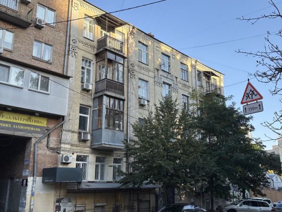 Продаж двох квартир по вул. Івана Драча Київ