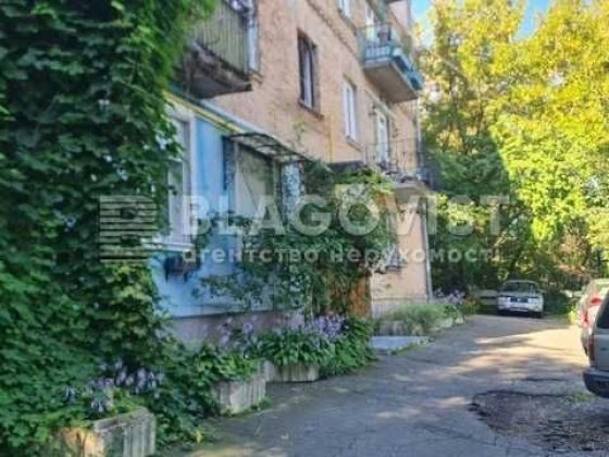 2-кімн. квартира з майстернею і льохом у серці Подолу Киев