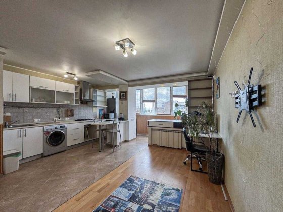 Київ. 1-кімнатна з ремонтом, квартира-студія, метро Шулявська