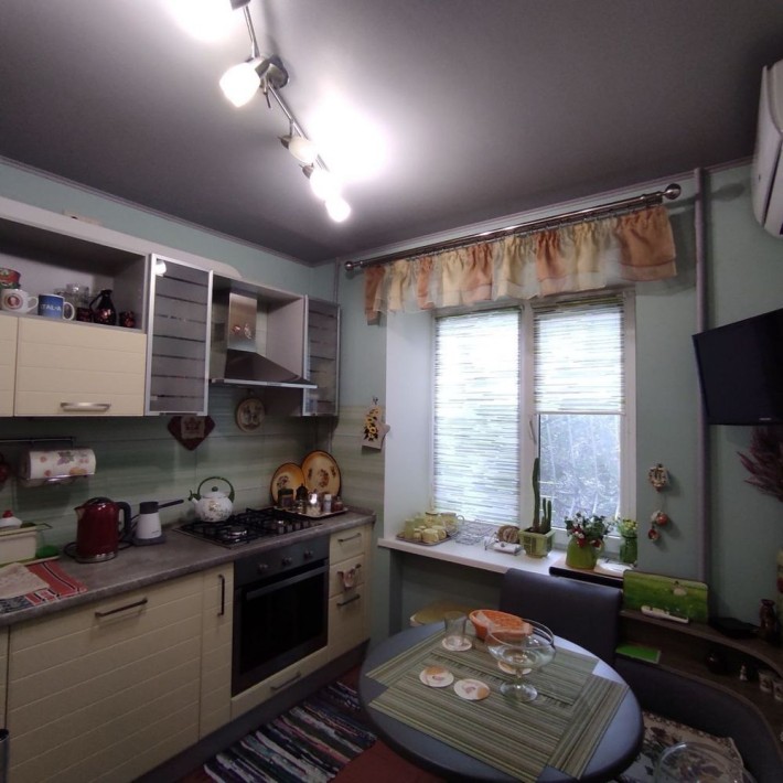 Продаж однокімнатної квартири метро Шулявська з мебелью ремонт техніка - фото 1