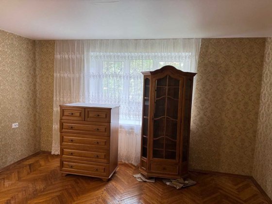 Продам 4-кімнатну квартиру на вул. Вадима Гетьмана ! Київ