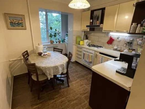 Трикімнатна квартира за адресою Зодчих, 34. Київ