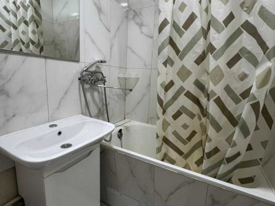 Продам 1-кімн Метро Дорогожичі Бакинська 37А 3 поверх 22квм євроремонт Киев