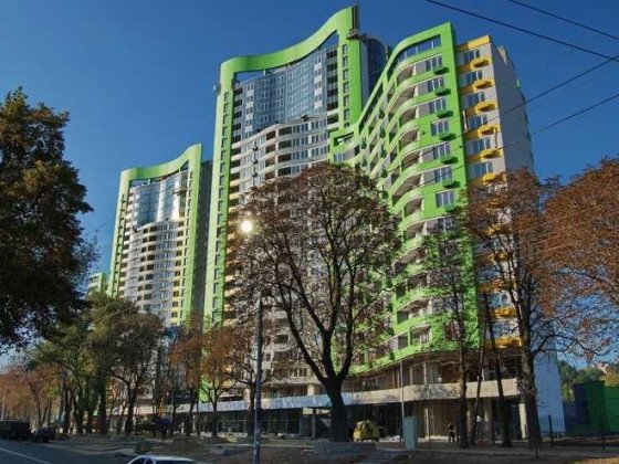 Продається затишна 3-кімнатна квартира з власною терасою Киев