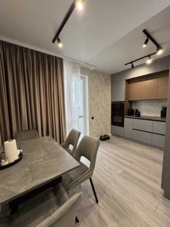 БЕЗ КОМІСІЇ! Квартира з сучасним ремонтом та меблями,  єОселя! - фото 1