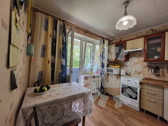 Без комісії 3-кімн. 68 м. Солом`янка вул.Стадіонна 14 метро Вокзальна Київ