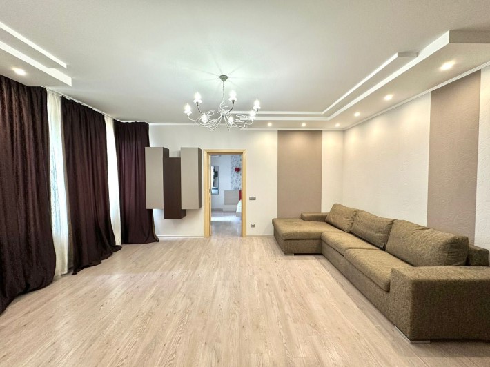 Без% 2к 81 м2 проспект  Лобановського 6 Д ЖК Червонозоряний - фото 1